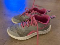 Reebok Turnschuhe, Sportschuhe Gr 30,5 Nordrhein-Westfalen - Erkrath Vorschau