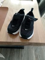 Nike Air Schuhe Schwarz Weiß gr 26 Bayern - Marktbreit Vorschau