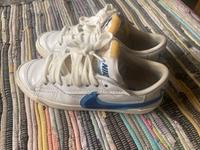 NIKE Sneaker *** Gr. 42 ** sehr guter Zustand Hessen - Darmstadt Vorschau