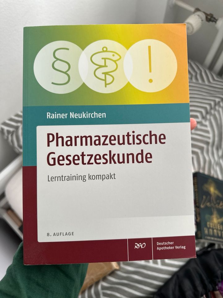 Pta Buch pharmazeutische gesetzeskunde in München