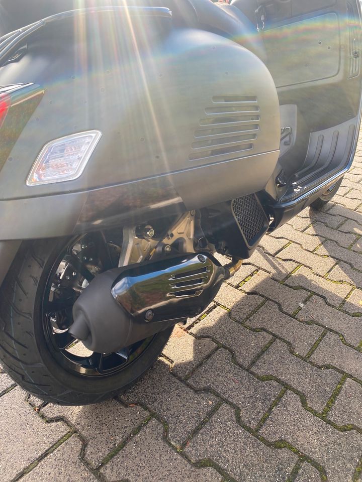 Vespa GTS 125 SuperSport TWM 13 “ NOTTE MALOSSI Edition Diva Nero in Eschborn