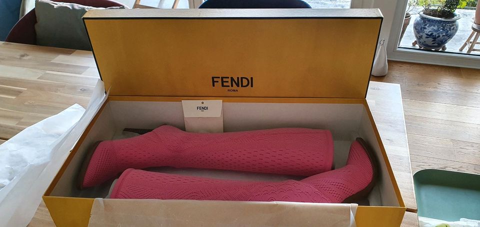 Fendi Stiefel Größe 38 Altrosa/Fuchsia in Barsbüttel