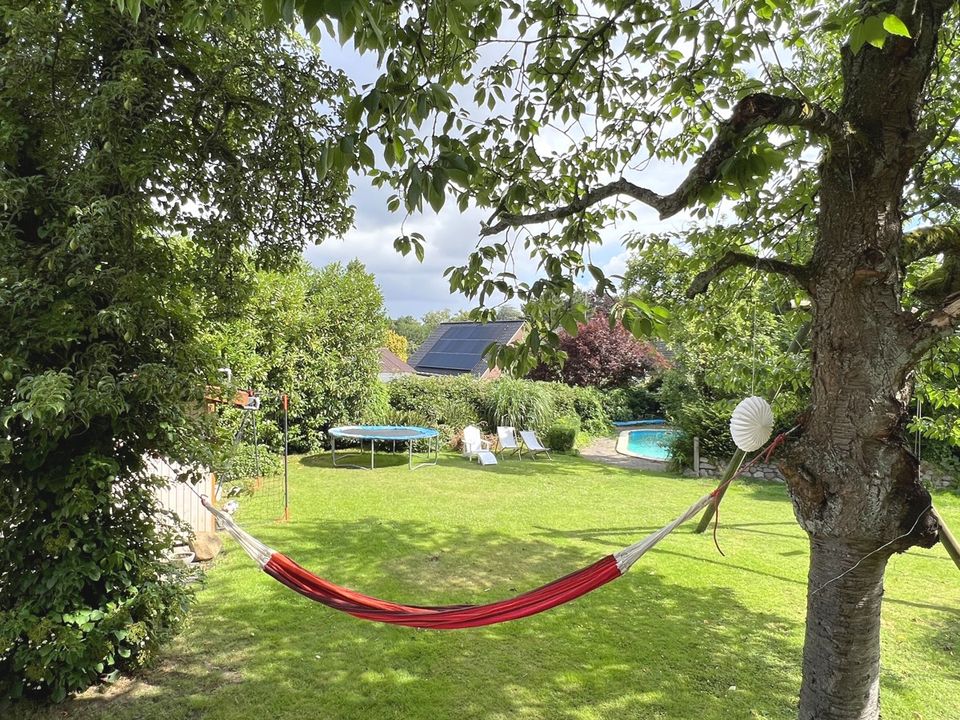 Familientraum in Marmstorf! TOP gepflegtes 8-Zimmer- Einfamilienhaus mit großem Garten und Gästehaus in Hamburg