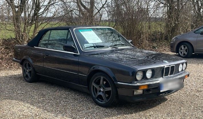 BMW E30 Oldtimer Cabrio H Kennzeichnen in Grefrath