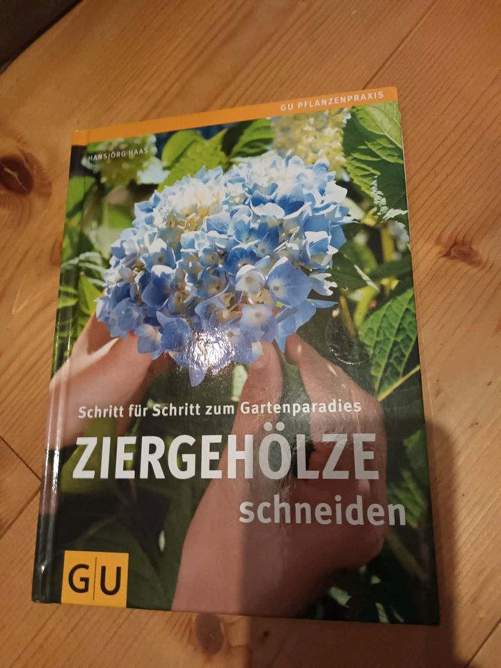 Buch GU, Ziergehölzer, wie Neu in Weng