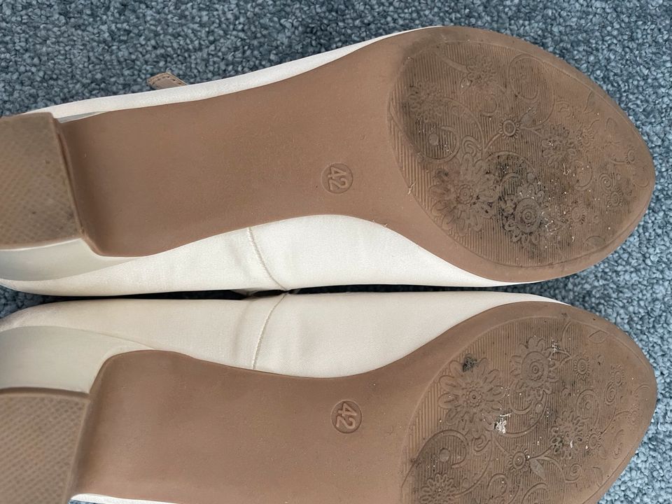 Brautschuhe 42 weiß Ivory Pumps in Herten