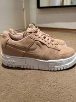 Nike Pixel Mitte - Wedding Vorschau