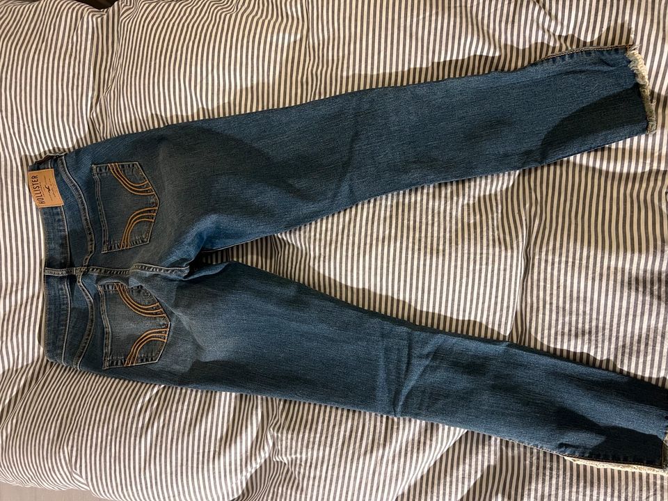 Helle Hollister Jeans W26 in Wernau