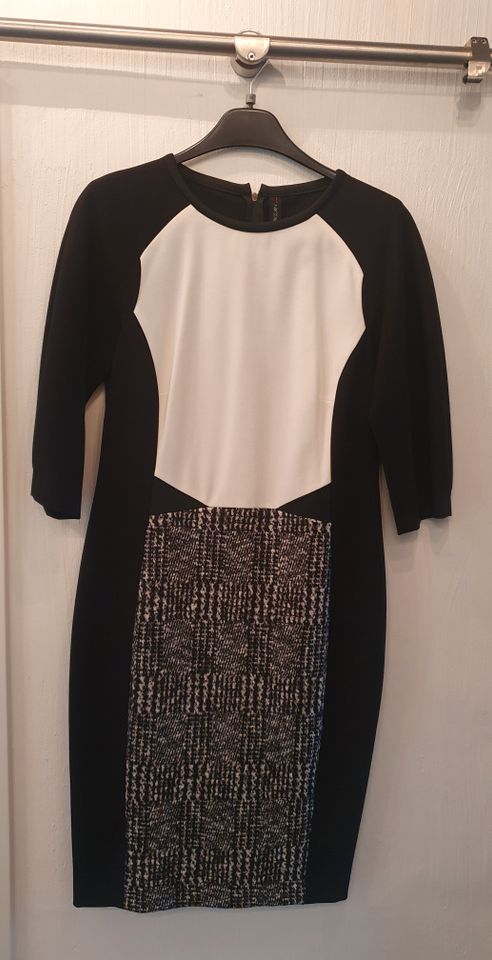 MARCCAIN !!! Stretchkleid N4 = 40, Neu in Unna