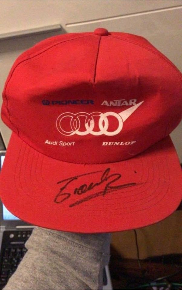 Audi Sport Quattro Mützen mit Unterschriften Autogramme in Sundhagen