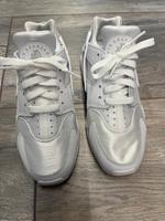 Nike Air Huarache Gr 38 weiß Damenschuh Sneaker Bayern - Hirschau Vorschau