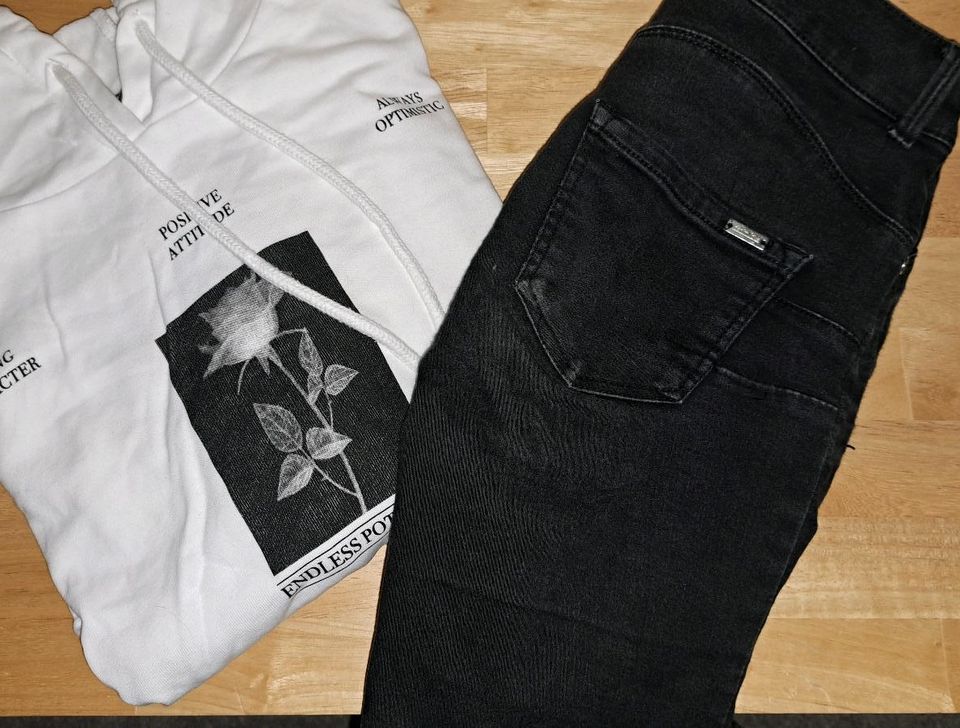 Paket Pulli Kapuzenpulli Jeans Skinny XXS XS 34 36 24 25 in Leipzig