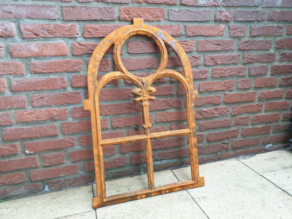 Stallfenster Fenster Antik 73cm Eisen Gusseisen Garten Rost Deko in Bad Schwartau