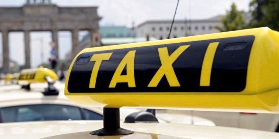 Suche ab sofort Taxifahrer Alleinfahrer Prius Plus 2020 in Berlin