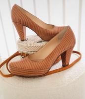 Sehr guter Zustand! Unisa Gr.39 Pums Schuhe High Heels Braun Niedersachsen - Peine Vorschau