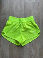 Damen Sport Shorts gelb Gymshark Gr. XS Sachsen - Weißwasser Vorschau