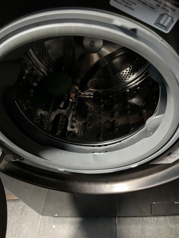 LG 10,5kg Waschmaschine in Marburg