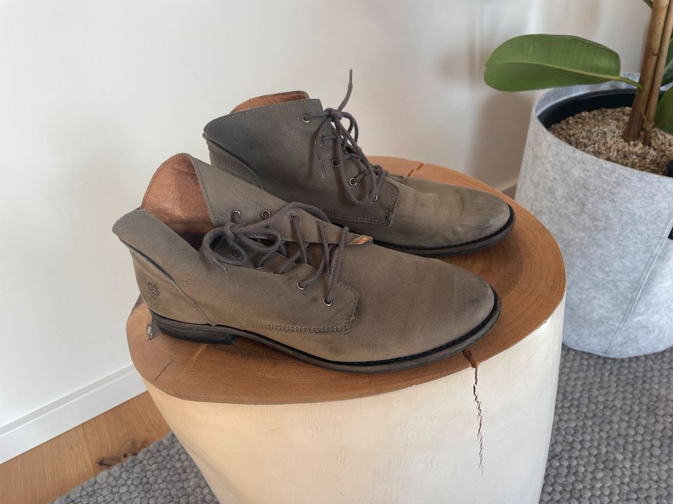 Apple of Eden Boots Grau in Rodgau