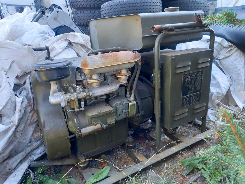 Armee Benzin-Stromerzeuger AB-4 4-kW Generator basierend auf UD2 in Bernburg (Saale)