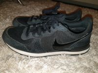 Nike Sneaker Gr.40,5 schwarz Hessen - Gießen Vorschau