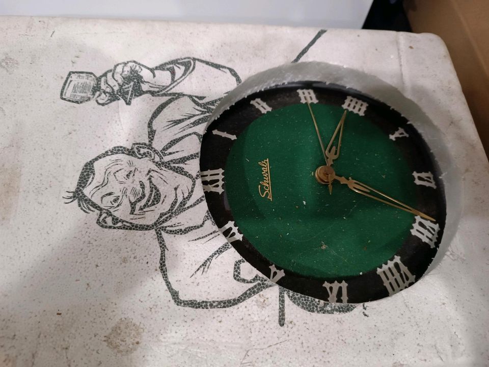 Bocksbeutel Uhr in Bayreuth