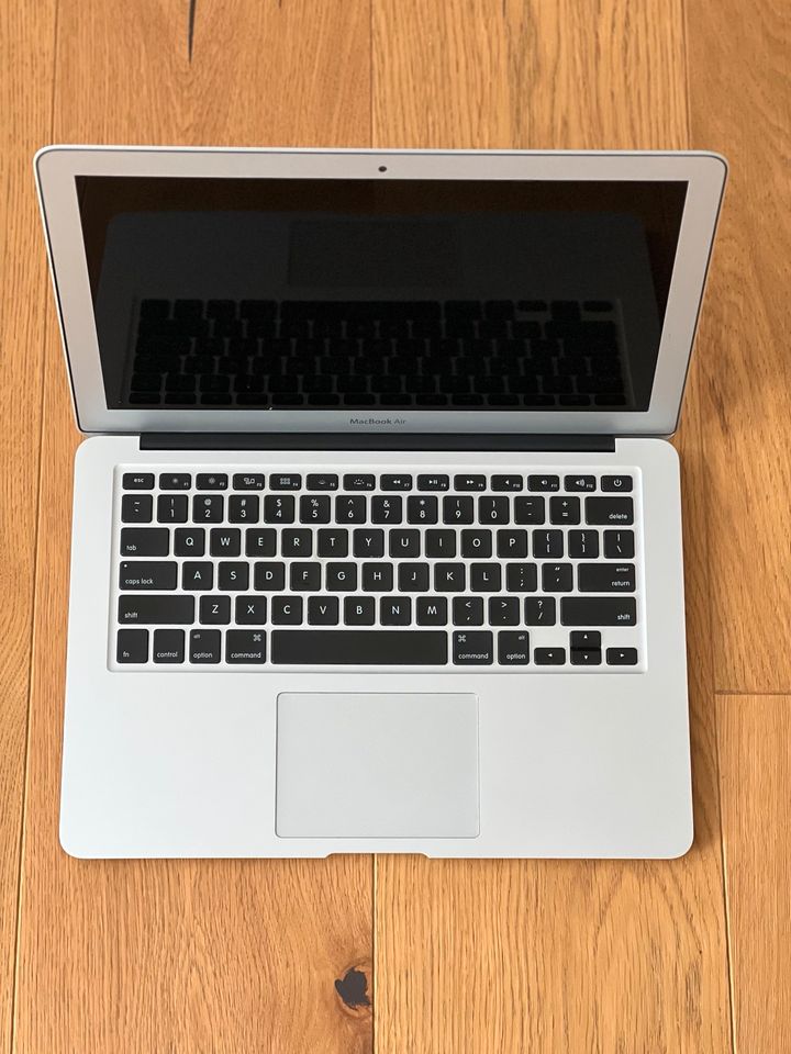 Apple MacBook Air, 13,3“, 8GB RAM, 512GB Flashsp., 2 GHz in Hannover