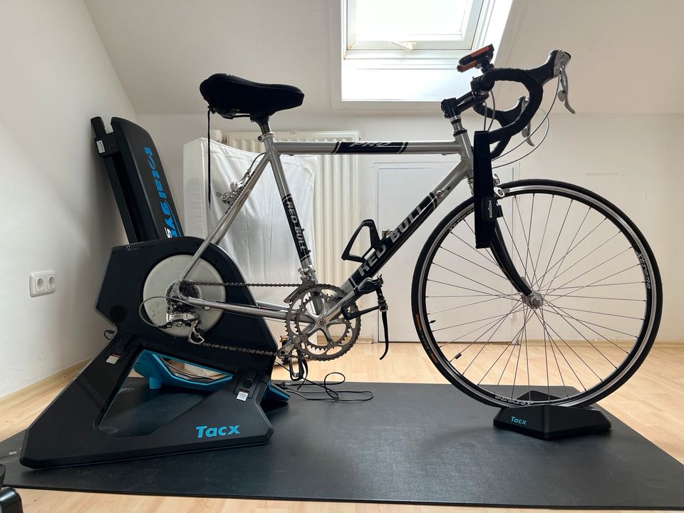 Tacx Neo 2T Smart T2875 Trainer neuwertig, nur Selbstabholer in Neufahrn