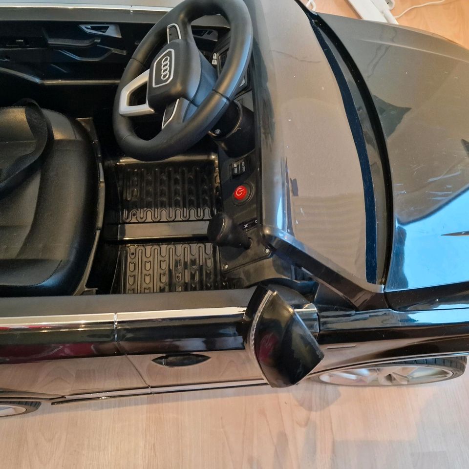Kinder Elektro Auto Audi Q7 4M Highdoor mit Fernbedienung in Witten