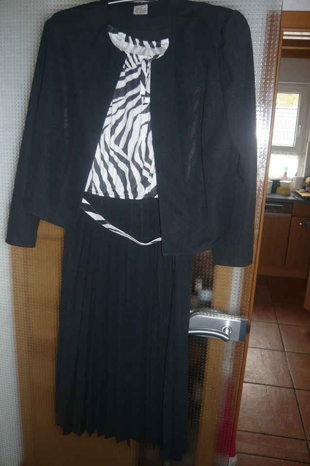 Kleid mit Bolero Gr.50 schwarz-Weiss in Stockach