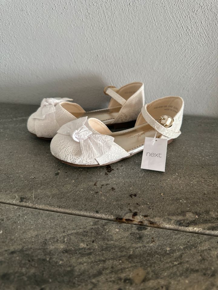 Neu!!!! Festliche Schuhe Ballerinas Gr. 25,5 in Rinteln