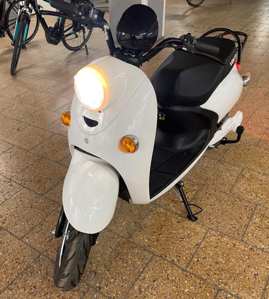 Elektro Scooter 2000W 72V 22AH 45KM/H – Dunkelrot/ Weiß in Recklinghausen