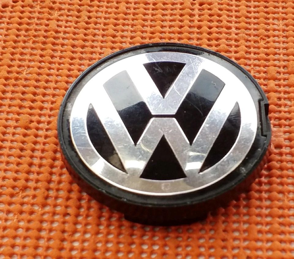VW POLO 1x 6N0 / 601 171 FELGENDEKEL  NEU UNBENUTZT in Dormagen