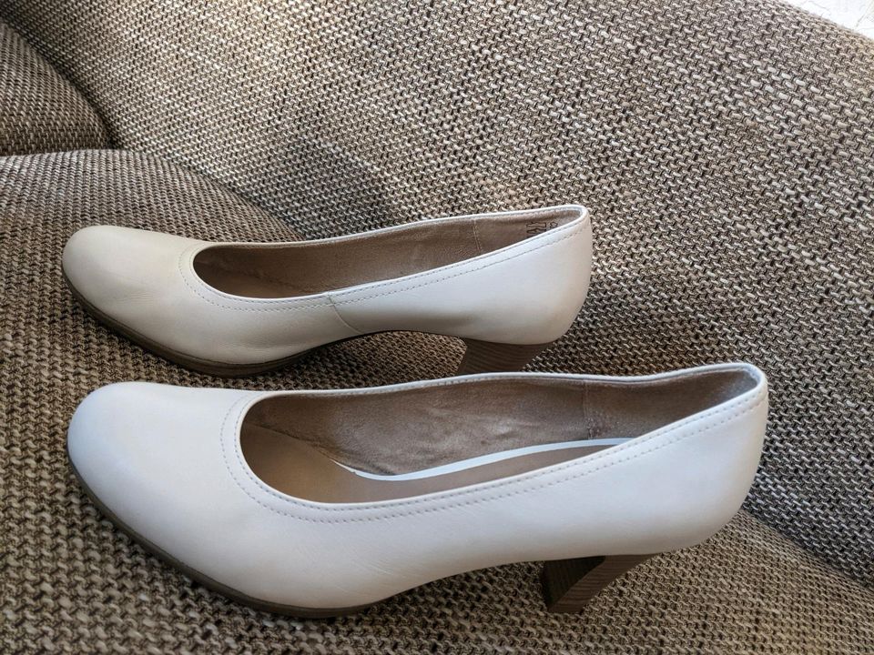 Pumps Schuhe Tamaris Absatz weiß Hochzeit Anlass in Stuttgart