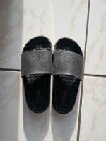 Badeschuhe Badeschlappen schwarz Glitzer Gr. 36 Hessen - Gründau Vorschau