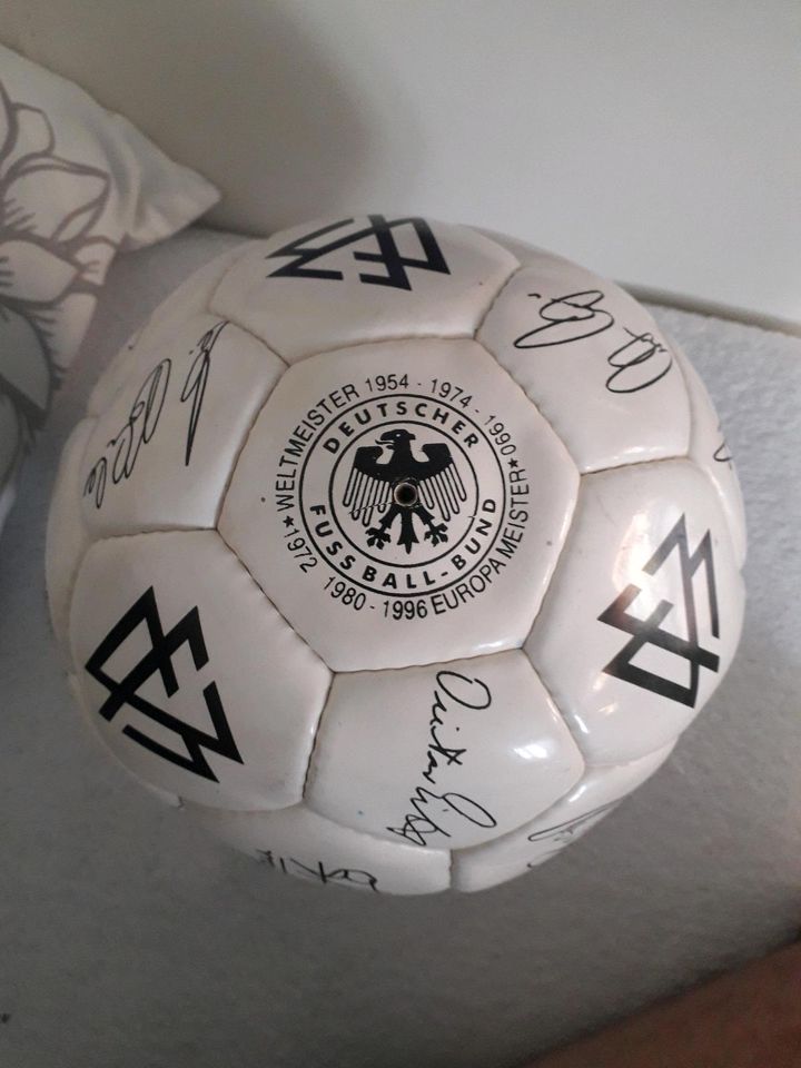 DFB Fussball Nationslmannschaft 1996 Europameister Unterschriften in Salzweg