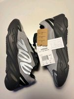 Yeezy Boost 700 MNVN Metallic Leipzig - Sellerhausen-Stünz Vorschau