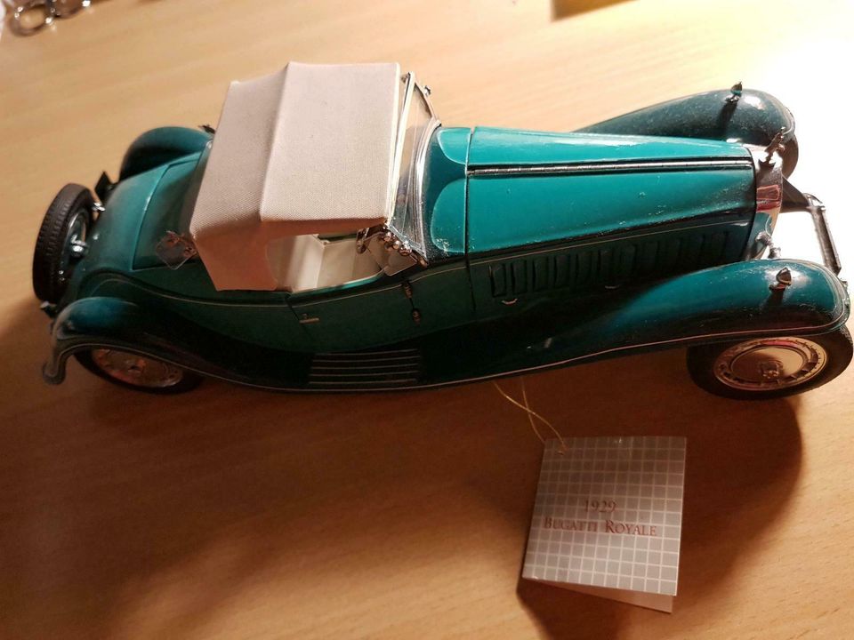 Hochwertiges Modellauto Bugatti Royale von 1929 aus Metall in Bergisch Gladbach