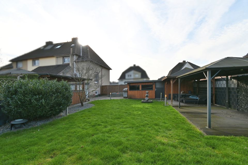 Wohnen im schönen Werries:  Modernisiertes Reihenendhaus mit großem Grundstück,  Pool und Garage in Hamm