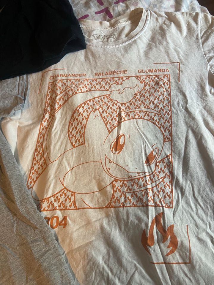 Pokémon , one punch man Tshirt Gr.M Herren Jungs Teenanger in Langenhagen