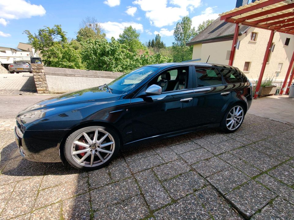 Alfa Romeo 159 Tbi 1750 Ti in Perl