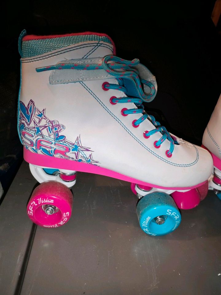 SFR Vision II Quad Skates, white-blue in Siegburg