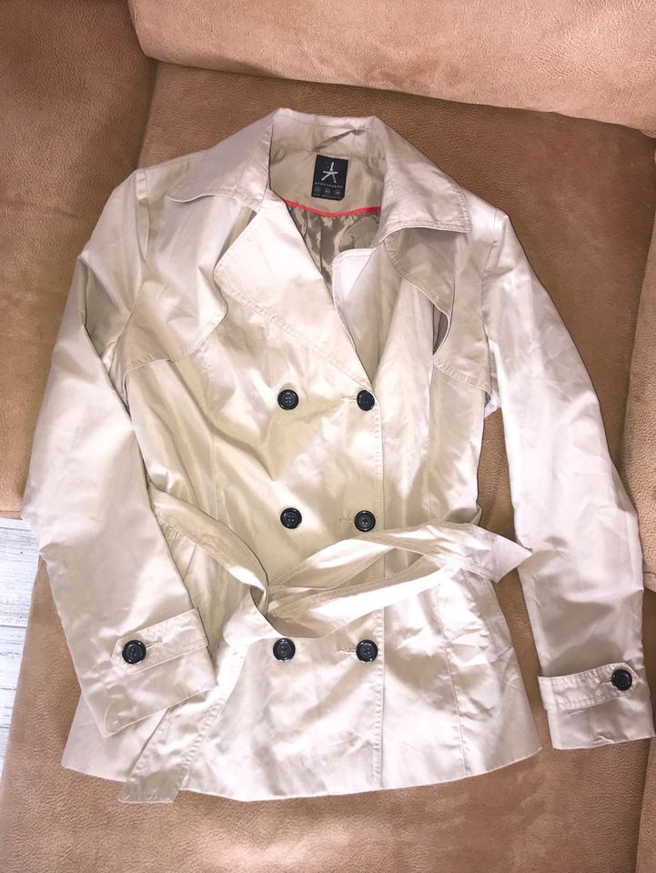 Jacke Trenchcoat beige Primark Blazer schick 38 in Breckerfeld