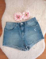 Jeans Shorts von Review in XS, super Zustand Nordrhein-Westfalen - Bergisch Gladbach Vorschau