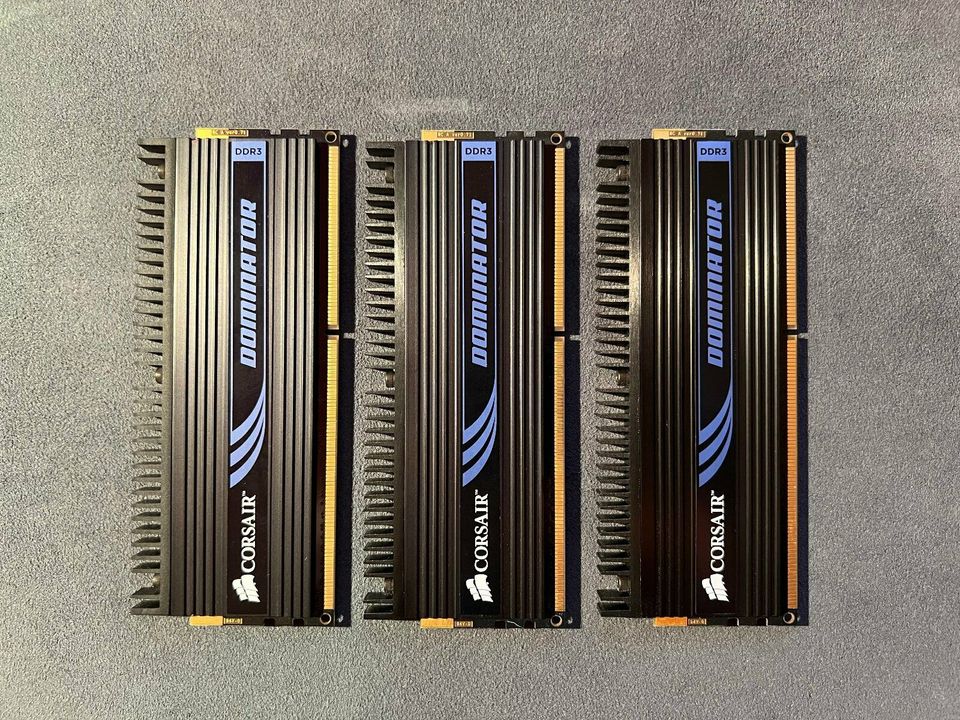 Corsair Dominator DDR3 - 3x1 GB 1600 Mhz in Köln