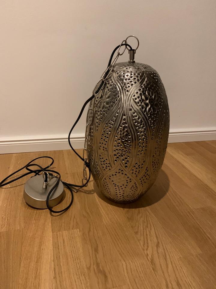 Lampe Leuchte Metall Blumen Silber Orientalisch Schirm Design in Rodgau