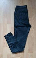 VERO MODA Jeans 34 36 S schwarz glänzend Wachs skinny Röhre Hose Nordrhein-Westfalen - Hilden Vorschau
