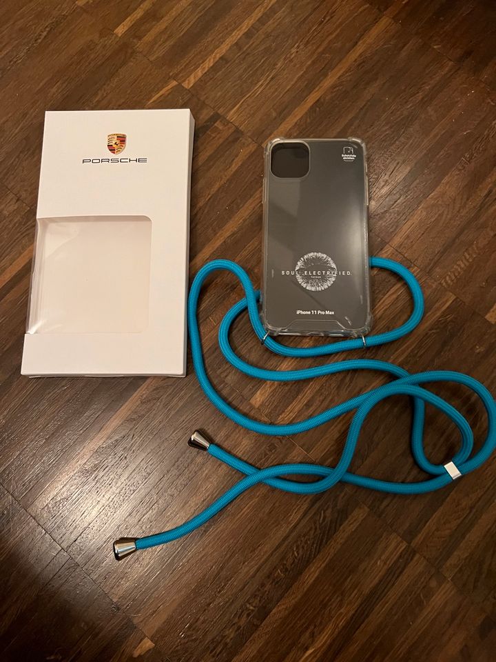 Handyhülle iPhone 11 pro Max mit Band von Porsche, NEU in  Nordrhein-Westfalen - Königswinter | Apple iPhone gebraucht kaufen | eBay  Kleinanzeigen ist jetzt Kleinanzeigen