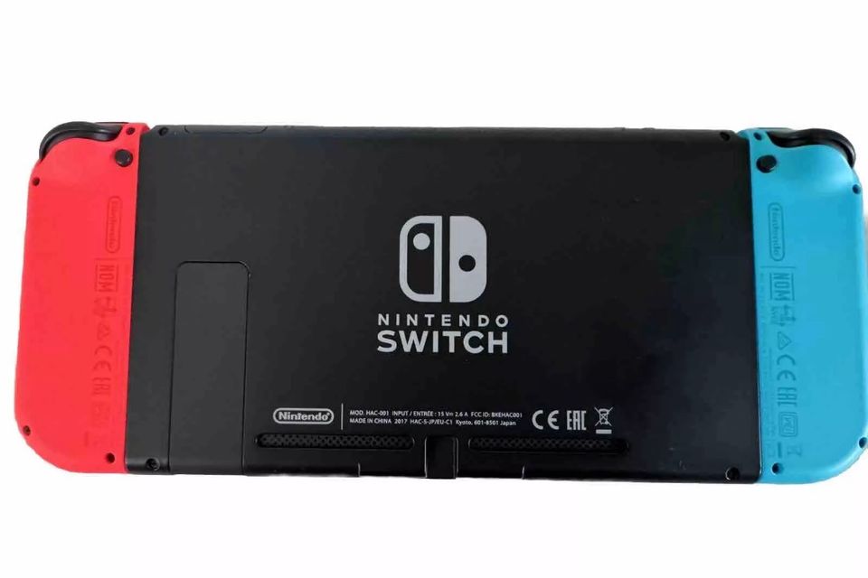 Nintendo Switch OVP - begehrte Seriennummer 239€* in Herrenberg