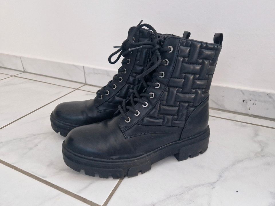 Stiefel, Stiefeletten,  neuwertig, 40 in Wallmerod