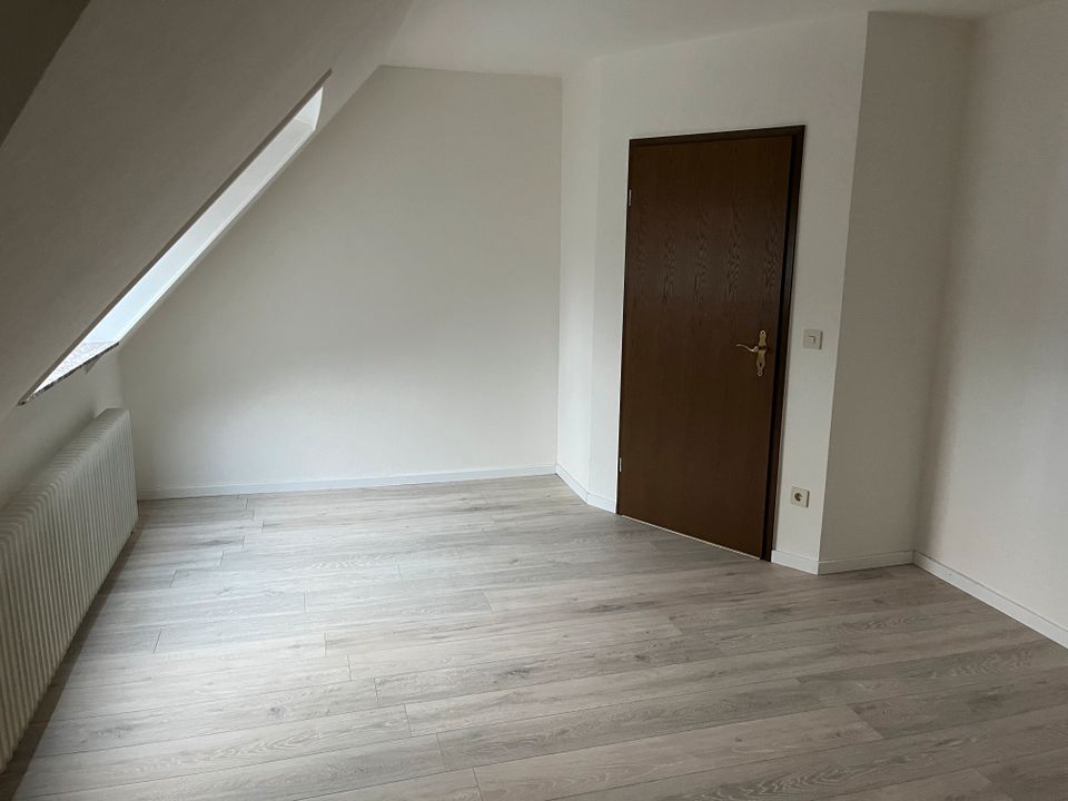 Wohnung 117m² OG + Keller+ Dachboden +Stellplatz Ortsmitte in Twistringen